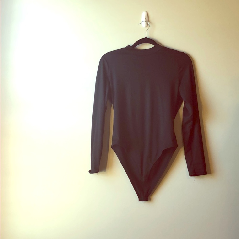 Black long sleeve body suit shirt